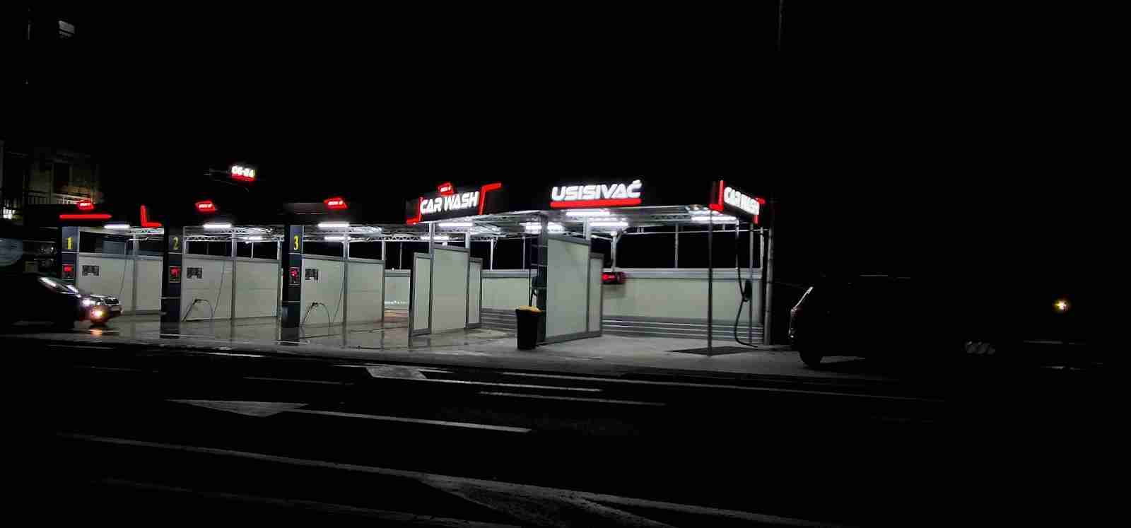 Visual Art Sarajevo Alubond svjetleće reklame - Alubond reklame su elegantna i izdržljiva rešenja za eksterijerne i enterijerne oznake. Ovaj materijal kombinuje laganu konstrukciju sa vrhunskom estetikom, idealno za dugotrajne i atraktivne reklamne panele.
