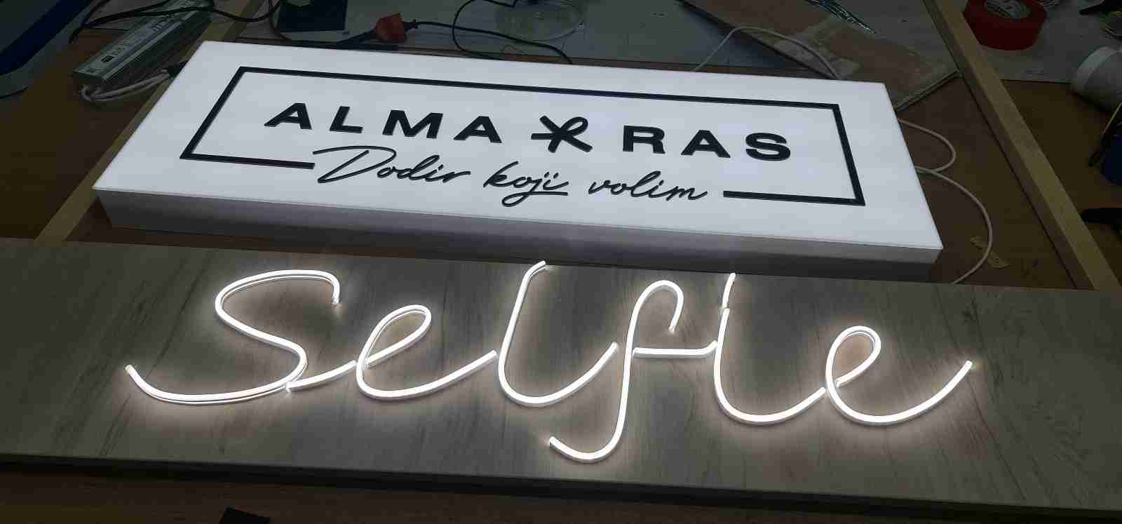 Visual Art Sarajevo LED Neon - LED neon reklame donose nostalgični šarm neona u modernom izdanju. Ekološki su prihvatljive i energetski efikasne, idealne za privlačenje pažnje.