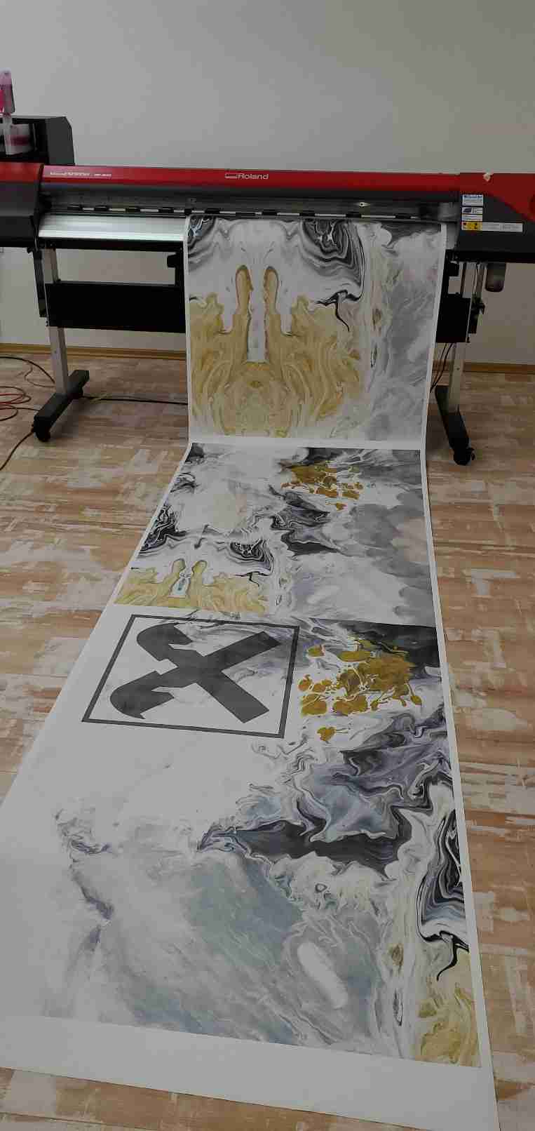 Visual Art Sarajevo Print Velikog Formata - Print velikog formata omogućava visokokvalitetnu štampu na različitim podlogama. Idealan je za bilborde, banere, izloge i ostale reklamne materijale velikih dimenzija.