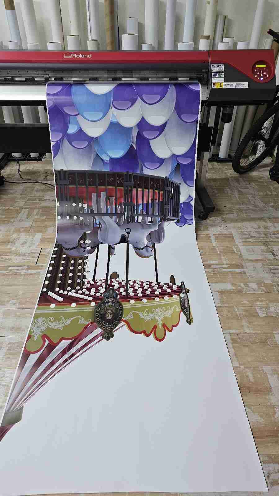 Visual Art Sarajevo Print Velikog Formata - Print velikog formata omogućava visokokvalitetnu štampu na različitim podlogama. Idealan je za bilborde, banere, izloge i ostale reklamne materijale velikih dimenzija.