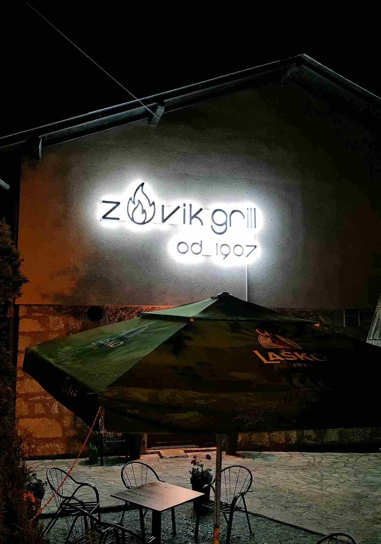 Visual Art Sarajevo 3D Svjetleće Reklame Bez Podloge - 3D svjetleće reklame bez podloge pružaju sofisticiran i moderan izgled. Uz čist dizajn i snažno LED osvjetljenje, ove reklame ostavljaju snažan vizualni utisak.