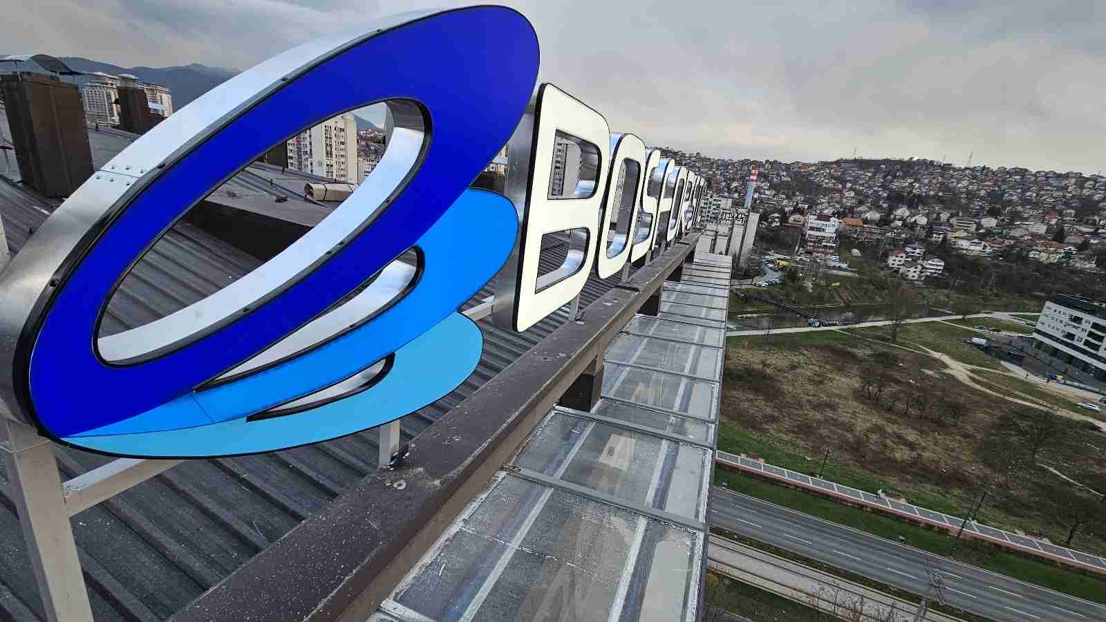 Visual Art Sarajevo 3D Svjetleće Reklame Bez Podloge - 3D svjetleće reklame bez podloge pružaju sofisticiran i moderan izgled. Uz čist dizajn i snažno LED osvjetljenje, ove reklame ostavljaju snažan vizualni utisak.